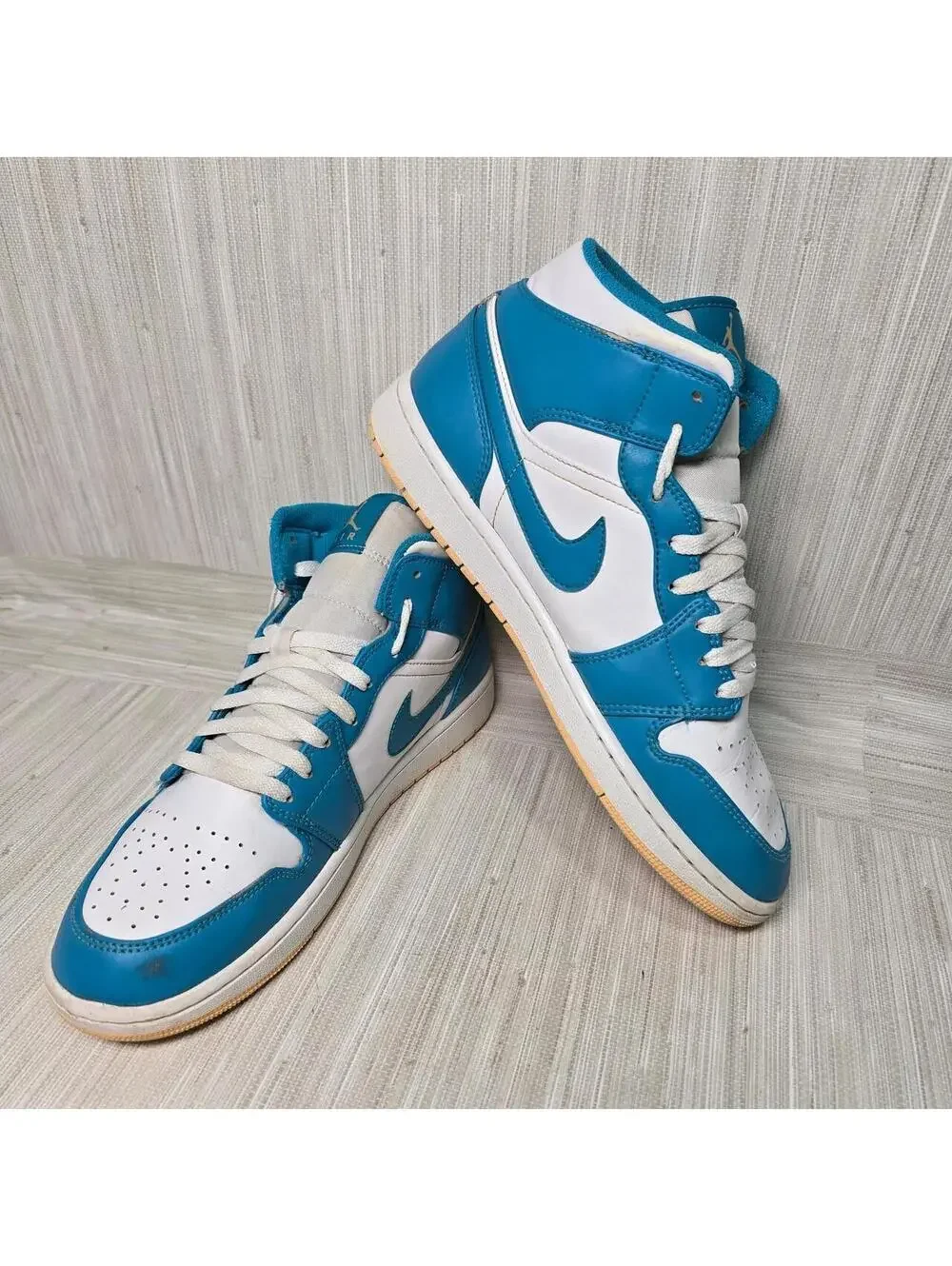 Air Jordan 1 Mid Aquatone Celestial Gold Men’s Size 10.5